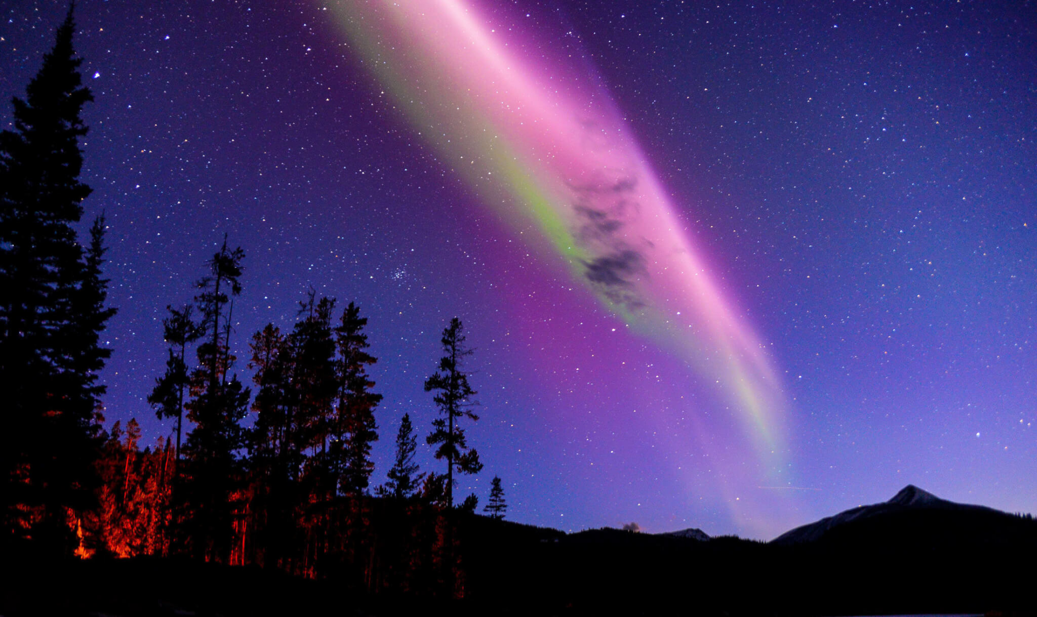 Does a Full Moon lower your chances of seeing the Northern Lights?